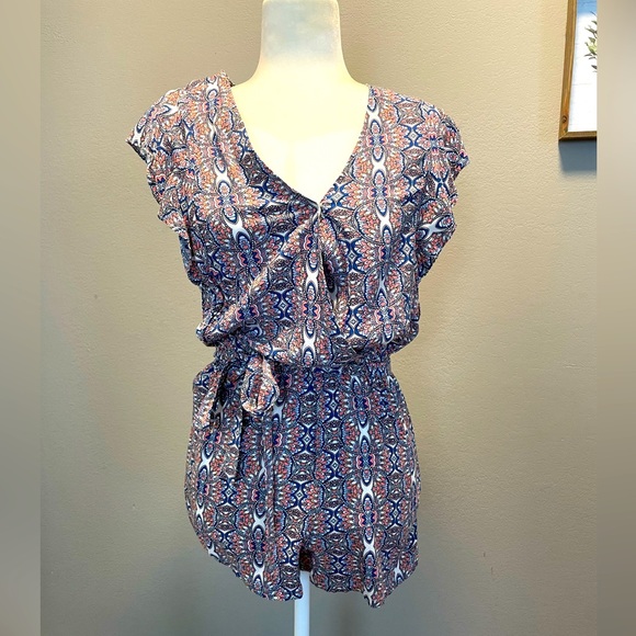 Patterned romper - Picture 1 of 5